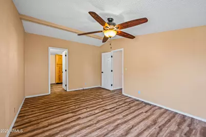 7642 E Holmes Avenue, Mesa, AZ 85209 - Photo 12