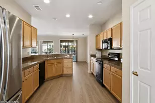 18012 W Tierra Del Sol Dr, Surprise, AZ 85387 - Photo 10