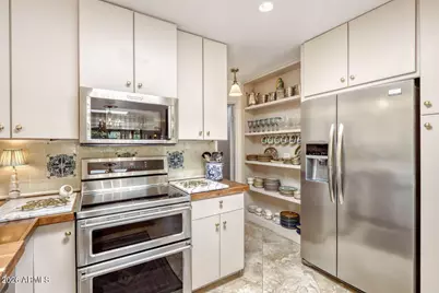 7937 E Crestwood Way, Scottsdale, AZ 85250 - Photo 10