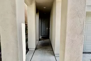 1643 W Cottonwood Ln, Phoenix, AZ 85045 - Photo 2