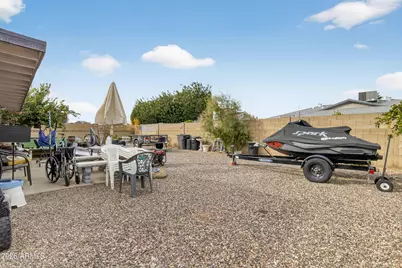 10548 W Caron Drive, Sun City, AZ 85351 - Photo 24