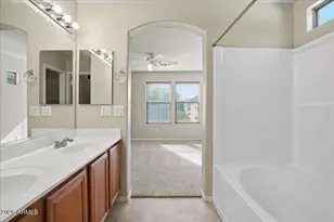 1915 E Oxford Ln, Gilbert, AZ 85295 - Photo 20