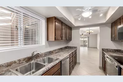 13315 N 26th Avenue, Phoenix, AZ 85029 - Photo 12