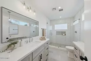 1117 E Fern Dr N, Phoenix, AZ 85014 - Photo 2