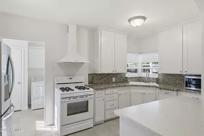 1117 E Fern Drive N, Phoenix, AZ 85014 - Photo 10