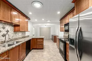 7630 N 42nd Ln, Phoenix, AZ 85051 - Photo 8