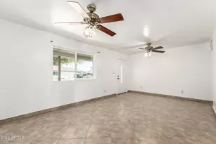 7630 N 42nd Ln, Phoenix, AZ 85051 - Photo 4