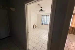 15861 N 20th St, Phoenix, AZ 85022 - Photo 4