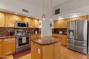 4506 E Lone Cactus Dr, Phoenix, AZ 85050 - Photo 4