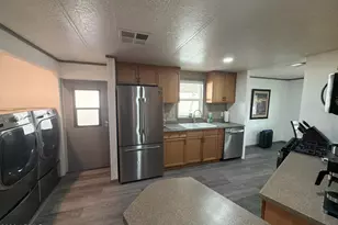 305 S Val Vista Dr, Mesa, AZ 85204 - Photo 8