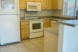 7401 W Arrowhead Clubhouse Dr, Glendale, AZ 85308 - Photo 8