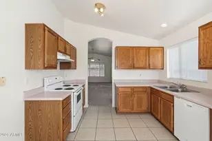 982 E Carla Vista Pl, Chandler, AZ 85225 - Photo 2