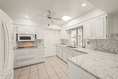 9416 N 110th Avenue, Sun City, AZ 85351 - Photo 12