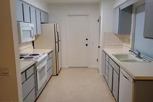 10706 W Hutton Dr, Sun City, AZ 85351 - Photo 18