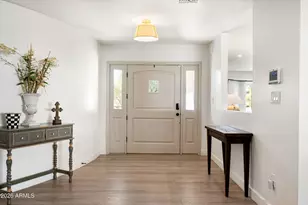 4545 N Royal View Dr E, Phoenix, AZ 85018 - Photo 8