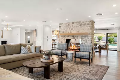 4545 N Royal View Drive E, Phoenix, AZ 85018 - Photo 12