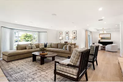 4545 N Royal View Drive E, Phoenix, AZ 85018 - Photo 10