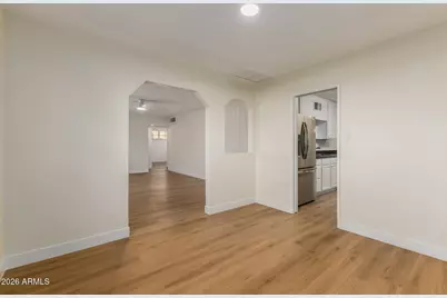 2013 W San Juan Avenue NW, Phoenix, AZ 85015 - Photo 8