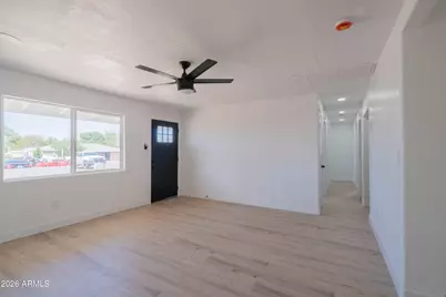 1301 W Sunland Avenue, Phoenix, AZ 85041 - Photo 8