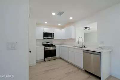 1301 W Sunland Avenue, Phoenix, AZ 85041 - Photo 12