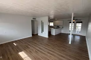 1000 W Elna Rae St, Tempe, AZ 85281 - Photo 4