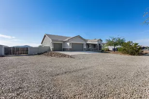 825 E Perdido Wy, Phoenix, AZ 85086 - Photo 2