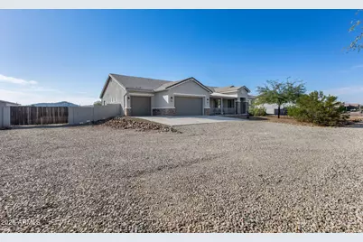 825 E Perdido Way, Phoenix, AZ 85086 - Photo 1