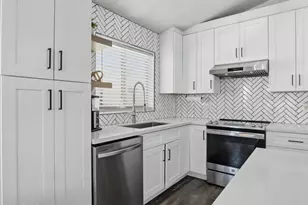 3206 S 81st Ave, Phoenix, AZ 85043 - Photo 10