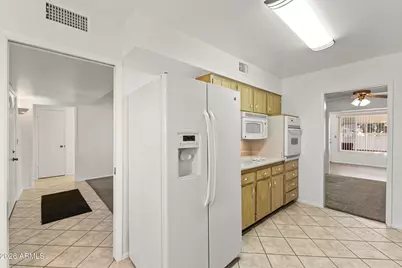 10733 W Saratoga Circle, Sun City, AZ 85351 - Photo 18