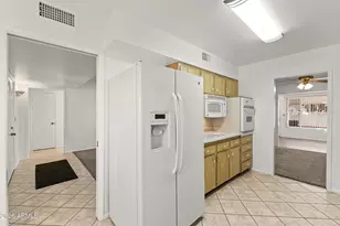 10733 W Saratoga Cir, Sun City, AZ 85351 - Photo 18