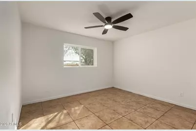 7715 W Crittenden Lane, Phoenix, AZ 85033 - Photo 16