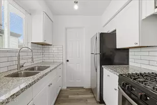 920 E Montebello Ave, Phoenix, AZ 85014 - Photo 10