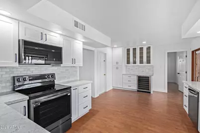 2111 S River Drive, Tempe, AZ 85282 - Photo 4
