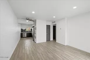 813 E Marlette Ave, Phoenix, AZ 85014 - Photo 24