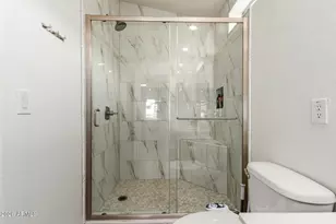 2725 E Mine Creek Rd, Phoenix, AZ 85024 - Photo 18