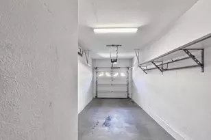 2725 E Mine Creek Rd, Phoenix, AZ 85024 - Photo 2