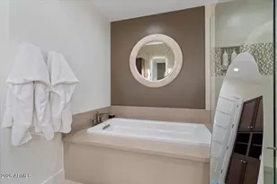 6166 N Scottsdale Rd, Paradise Valley, AZ 85253 - Photo 10