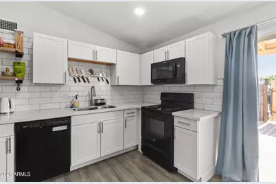 3120 N 67th Lane #28, Phoenix, AZ 85033 - Photo 18