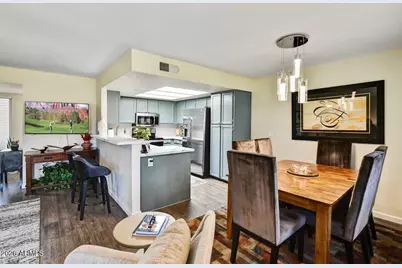 9808 W Kerry Lane, Peoria, AZ 85382 - Photo 6