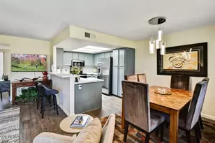 9808 W Kerry Ln, Peoria, AZ 85382 - Photo 6