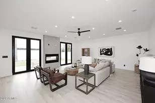 3106 N Valencia Ln, Phoenix, AZ 85018 - Photo 10