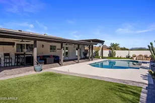 221 W Sweetwater Ave, Phoenix, AZ 85029 - Photo 32