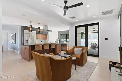 3901 E Weldon Avenue, Phoenix, AZ 85018 - Photo 8