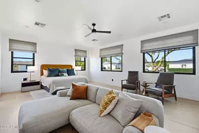 3901 E Weldon Avenue, Phoenix, AZ 85018 - Photo 16