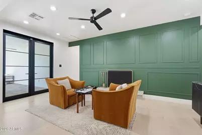 3901 E Weldon Avenue, Phoenix, AZ 85018 - Photo 10