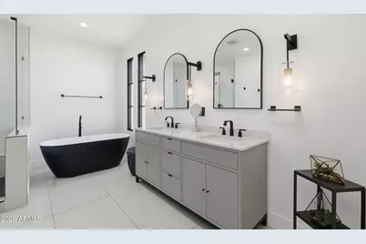 3901 E Weldon Avenue, Phoenix, AZ 85018 - Photo 14