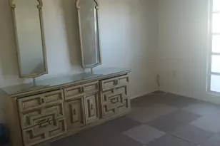 9905 W Hawthorn Dr, Sun City, AZ 85351 - Photo 4