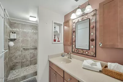 4727 E Lafayette Boulevard #322, Phoenix, AZ 85018 - Photo 2