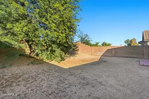 2412 E Rosemonte Dr, Phoenix, AZ 85050 - Photo 32