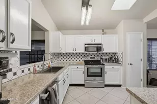 2412 E Rosemonte Dr, Phoenix, AZ 85050 - Photo 18